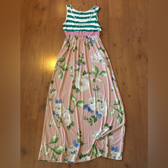 Dresses & Skirts - Egy maxi dress.